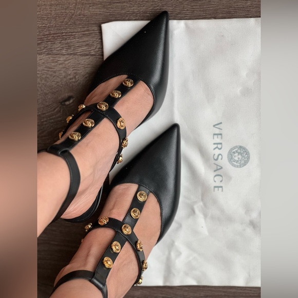 NWOT AUTHENTIC Versace signature medusa medallion strap leather heels - Picture 7 of 10